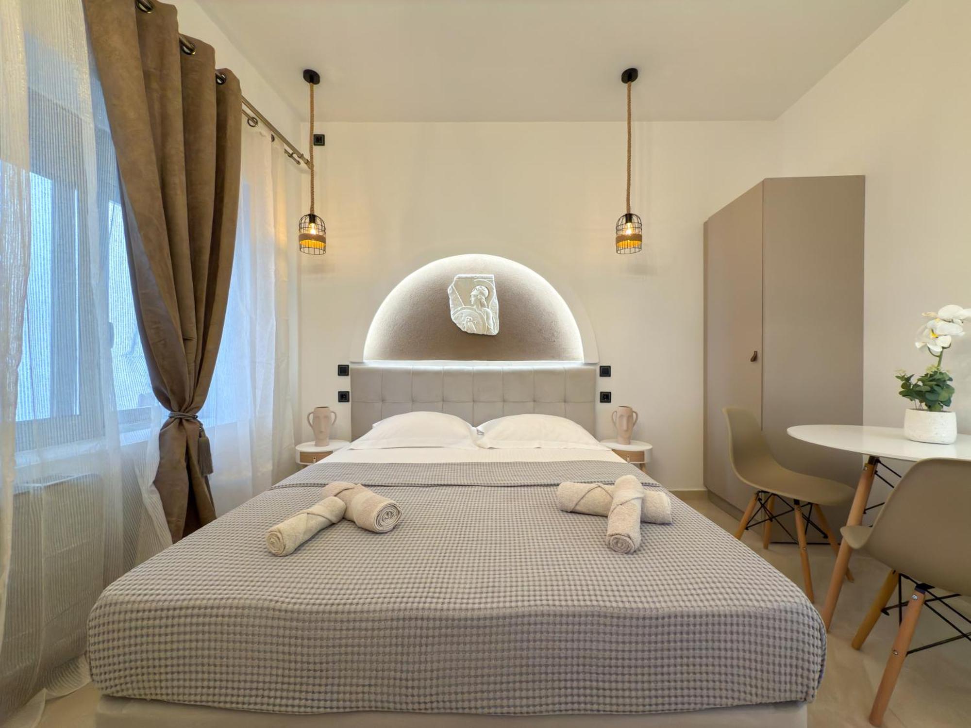 Modern Temple Of Athina 1 & 2 Apartment *